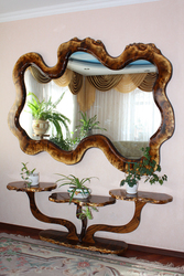 Продам зеркало эксклюзив в деревянной раме. Плюс подставка под цветы